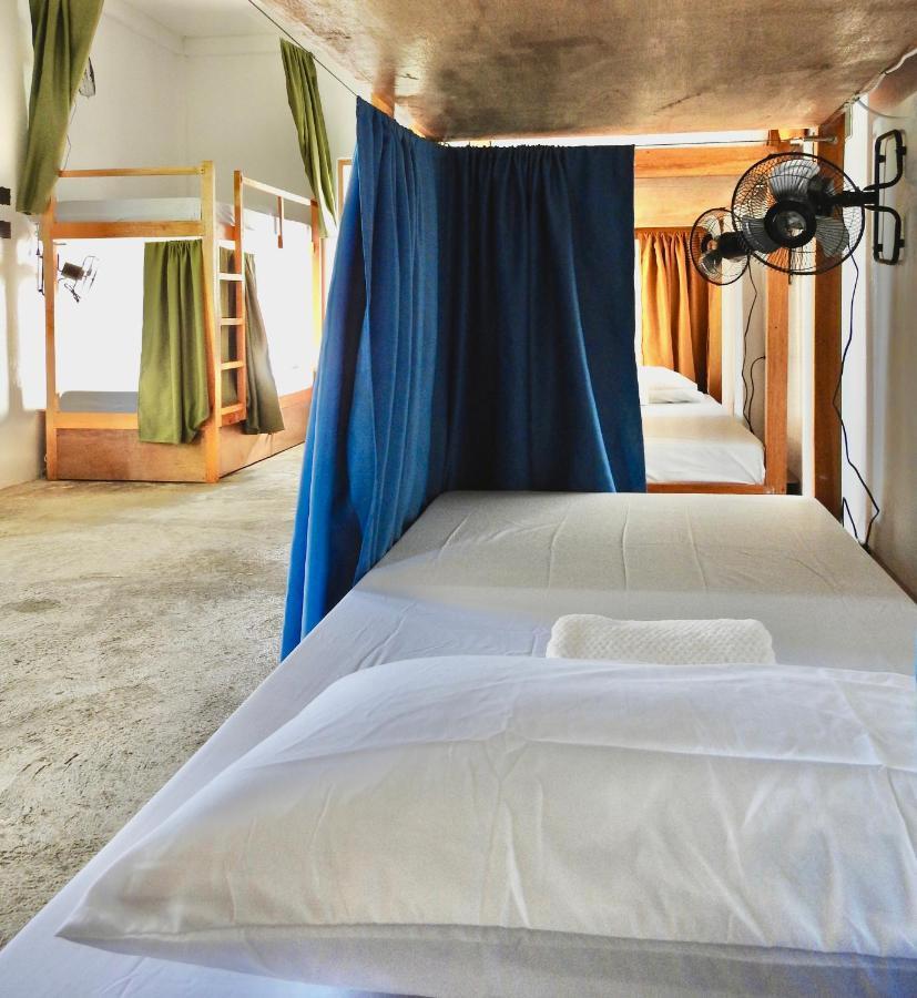 Three Little Birds Surf Hostel General Luna (Surigao del Norte) Exterior foto